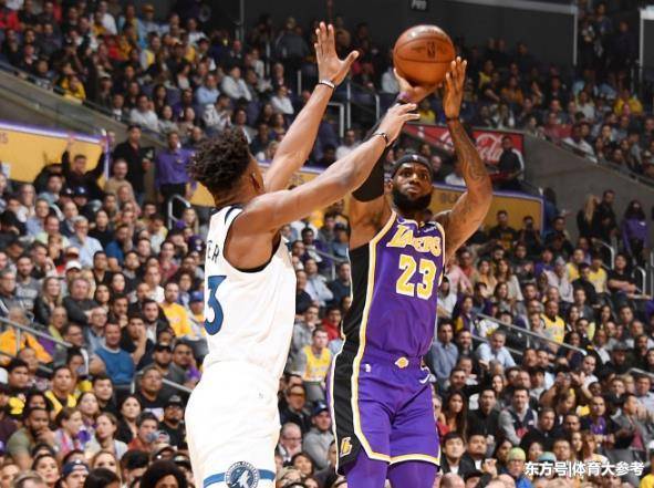  班凯罗两双带领魔术战胜活塞结束连败