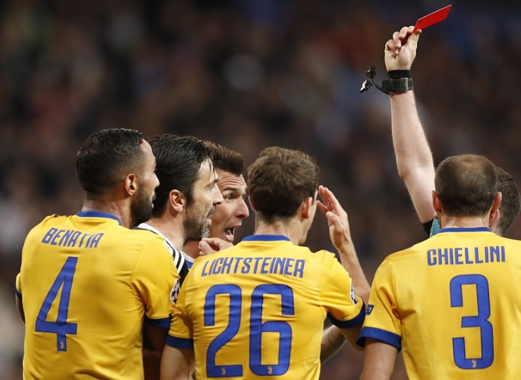  尼斯中场核心染红离场，十人应战不敌马赛遭遇失利