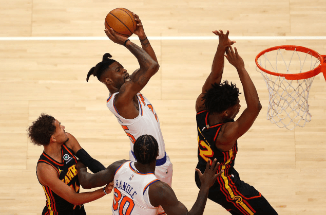  特雷杨准三双老鹰客场力克活塞重返季后赛区